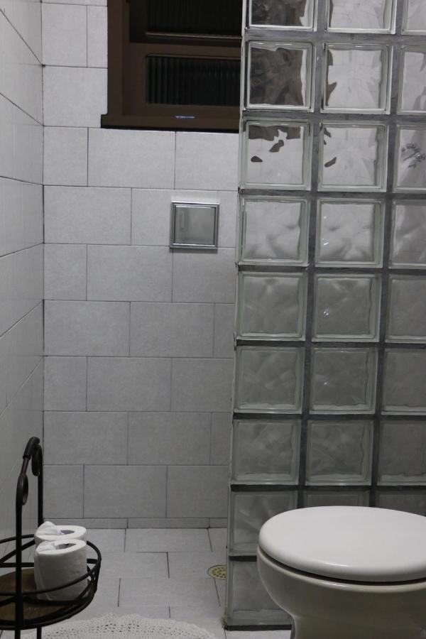 Excelente Quarto Com Cama De Casal King Em Casa Perto Do Aeroporto De Curitiba São José dos Pinhais Εξωτερικό φωτογραφία